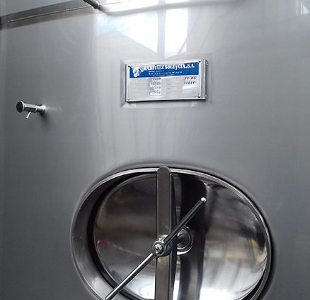 Limpieza de instalaciones de acero inoxidable del sector vinícola y cervecero